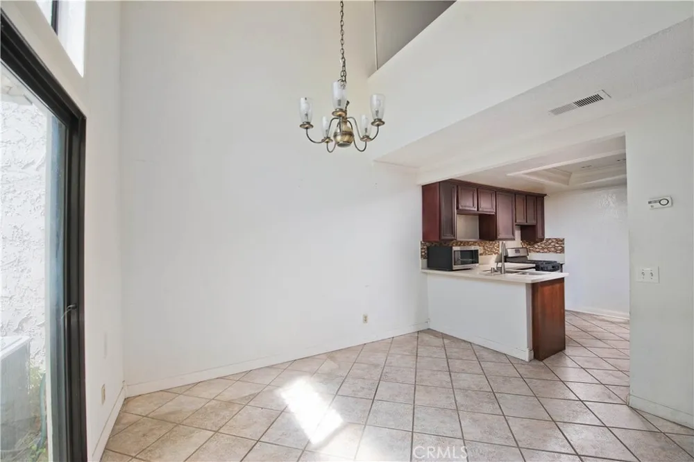 25145 Amberley Valencia, CA 91355