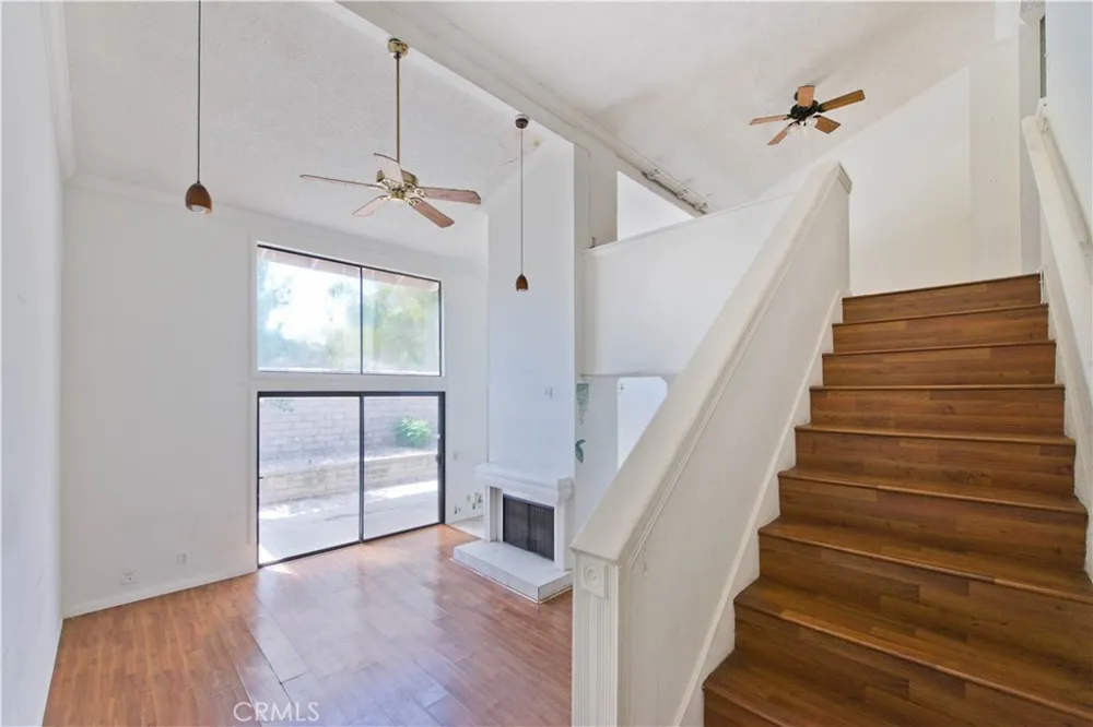 25145 Amberley Valencia, CA 91355