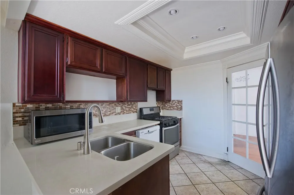 25145 Amberley Valencia, CA 91355