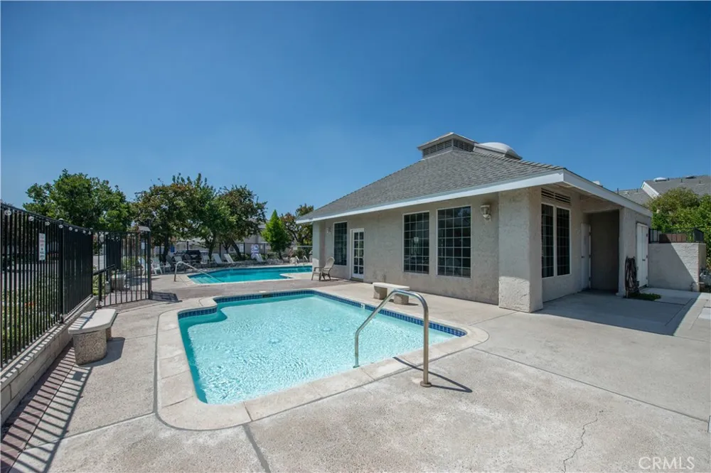 25145 Amberley Valencia, CA 91355