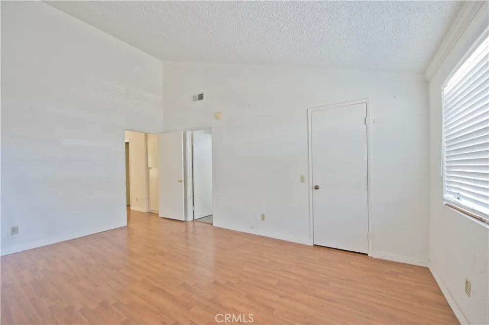 25145 Amberley Valencia, CA 91355