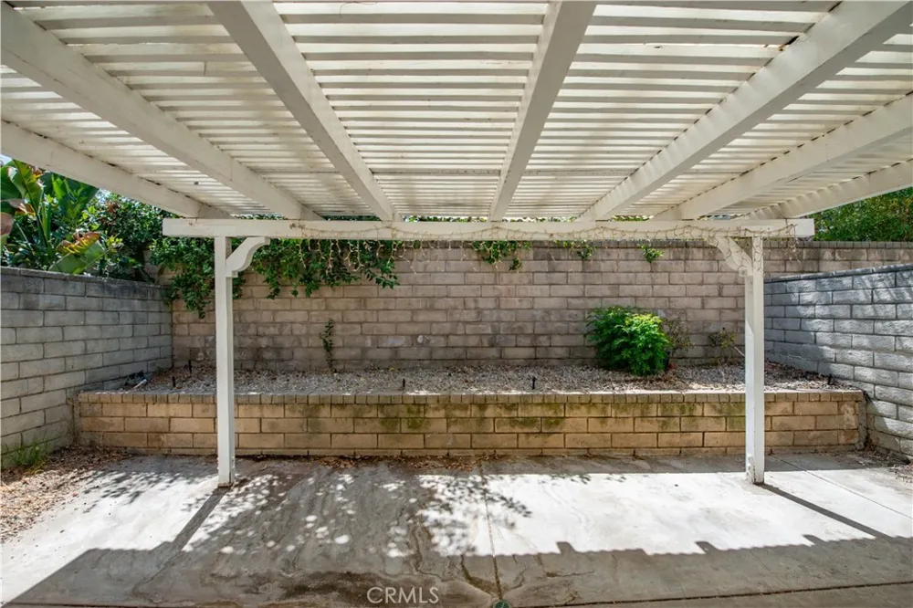 25145 Amberley Valencia, CA 91355