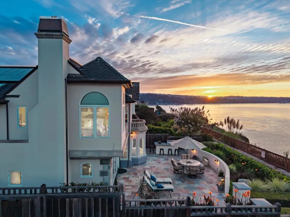 304 Grand Avenue Capitola, CA 95010