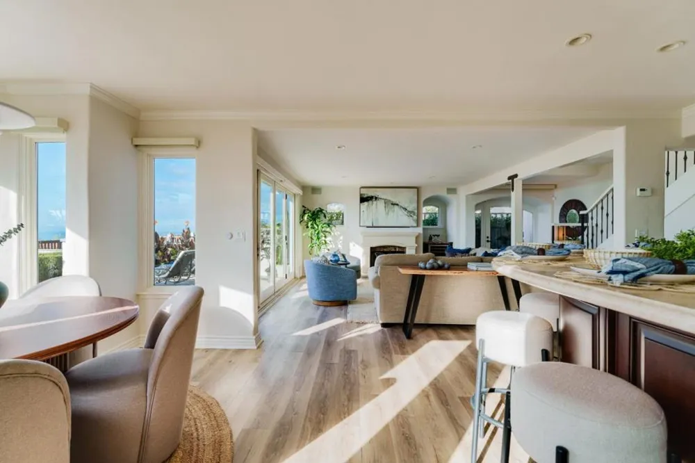 304 Grand Avenue Capitola, CA 95010