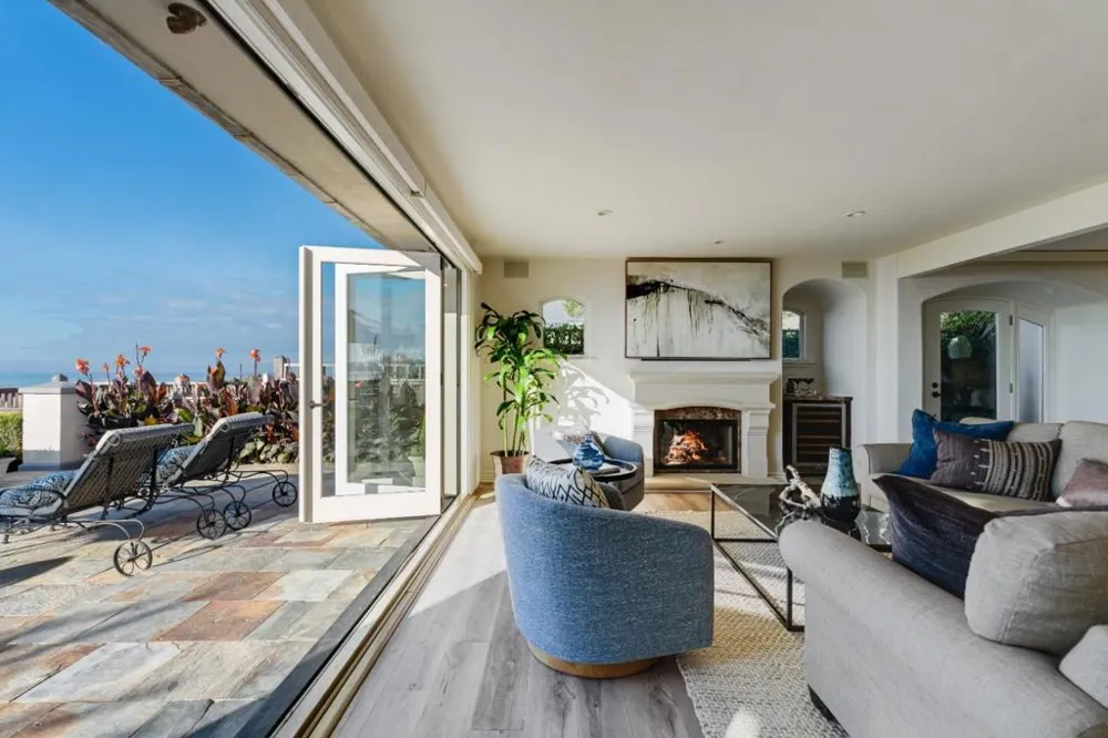 304 Grand Avenue Capitola, CA 95010