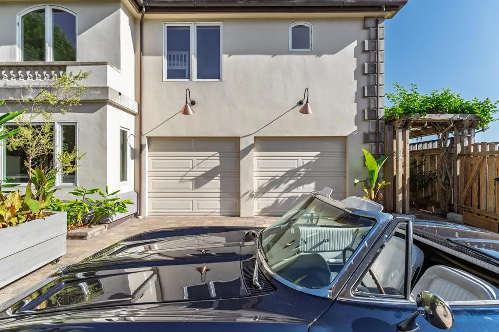 304 Grand Avenue Capitola, CA 95010