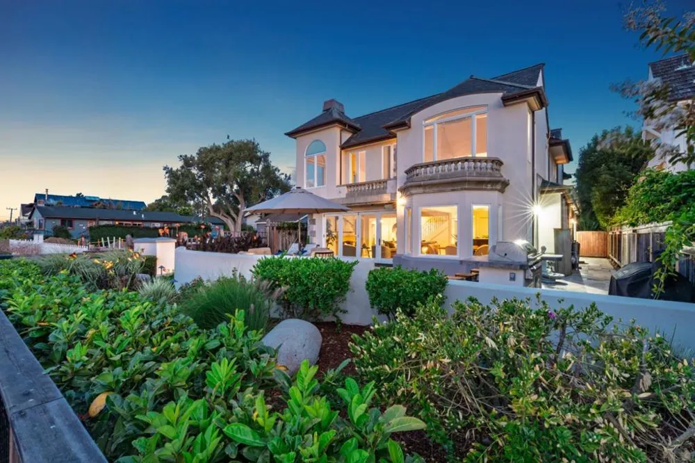 304 Grand Avenue Capitola, CA 95010