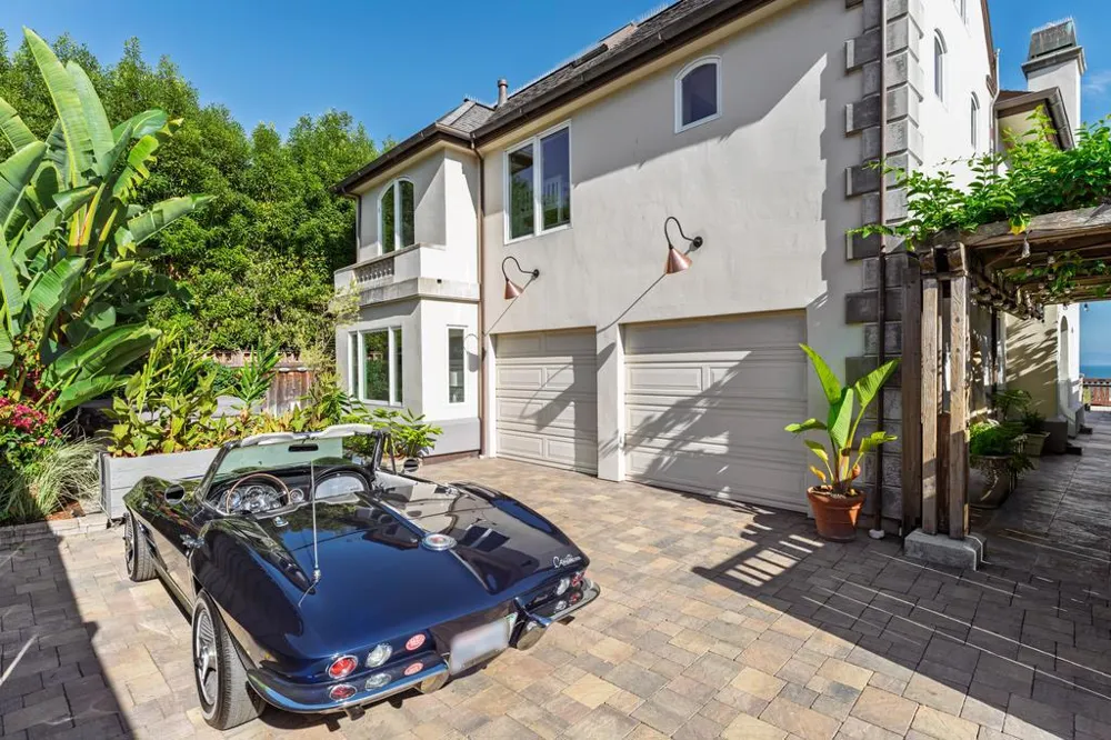 304 Grand Avenue Capitola, CA 95010