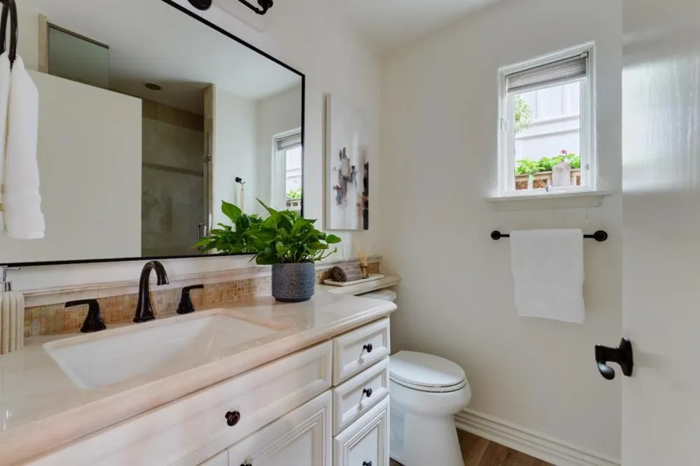304 Grand Avenue Capitola, CA 95010