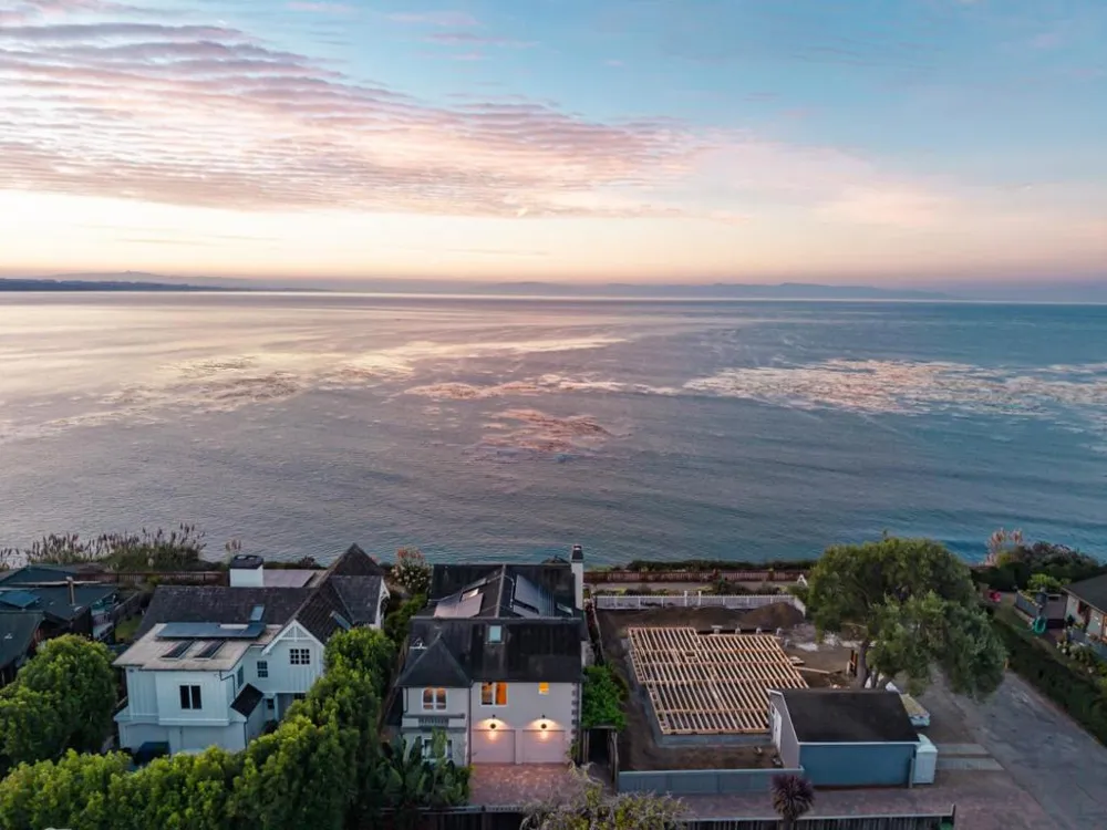 304 Grand Avenue Capitola, CA 95010