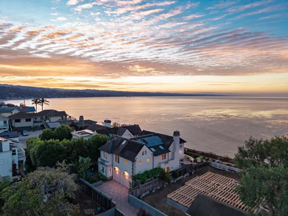 304 Grand Avenue Capitola, CA 95010
