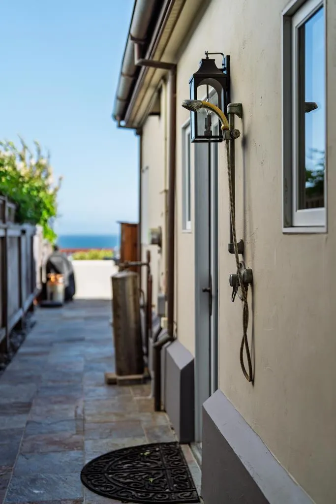 304 Grand Avenue Capitola, CA 95010