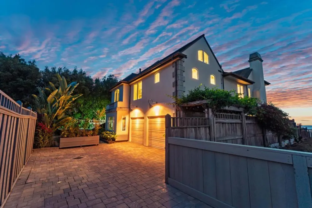 304 Grand Avenue Capitola, CA 95010