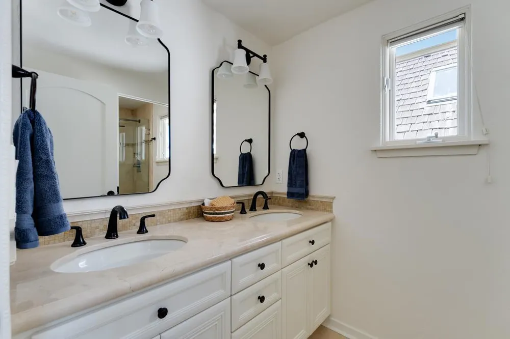 304 Grand Avenue Capitola, CA 95010