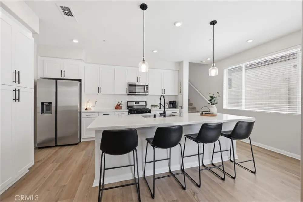 1927 S Apple Tree San Bernardino, CA 92408