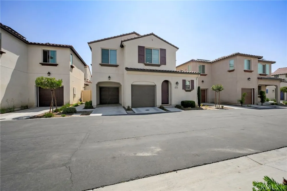 1927 S Apple Tree San Bernardino, CA 92408