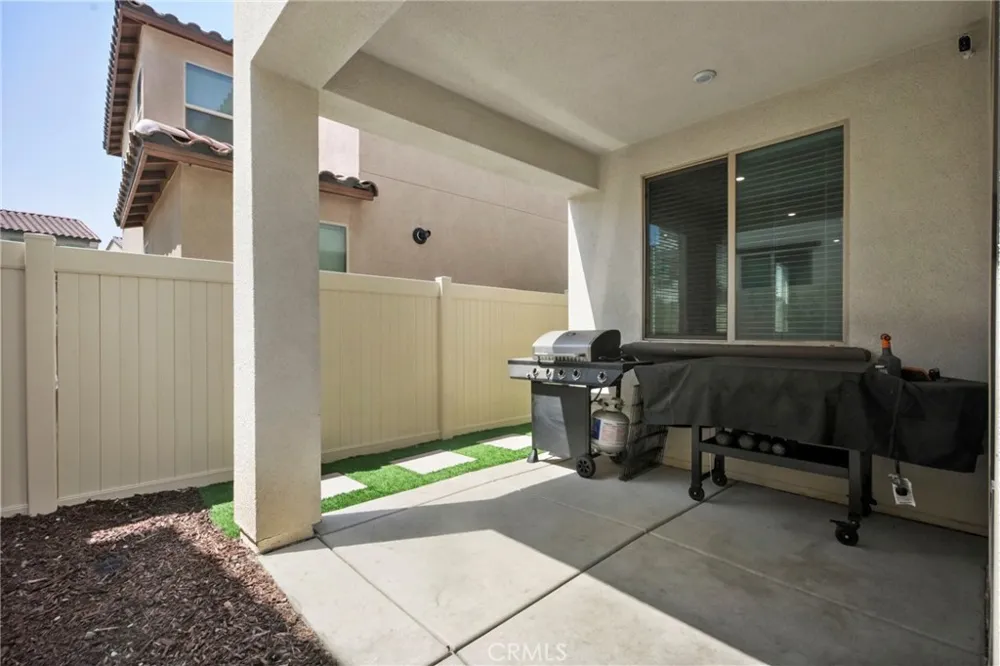 1927 S Apple Tree San Bernardino, CA 92408