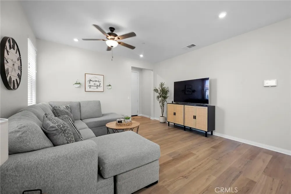 1927 S Apple Tree San Bernardino, CA 92408