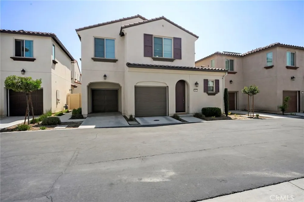 1927 S Apple Tree San Bernardino, CA 92408