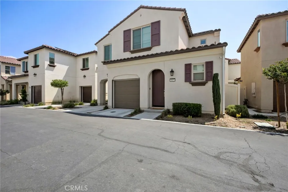 1927 S Apple Tree San Bernardino, CA 92408