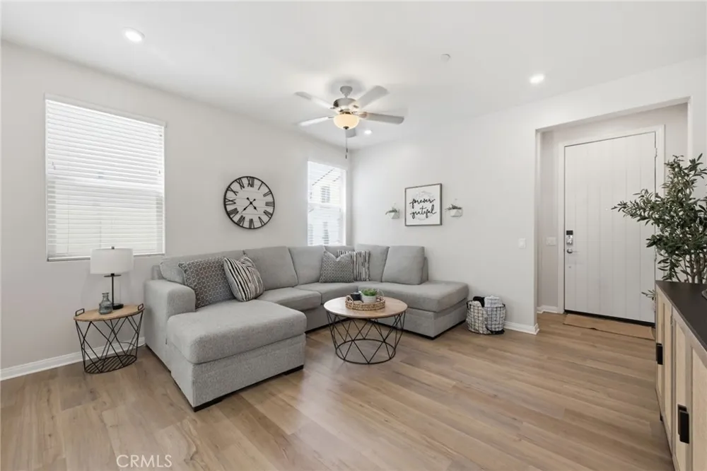 1927 S Apple Tree San Bernardino, CA 92408