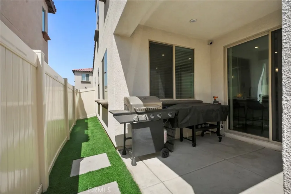 1927 S Apple Tree San Bernardino, CA 92408