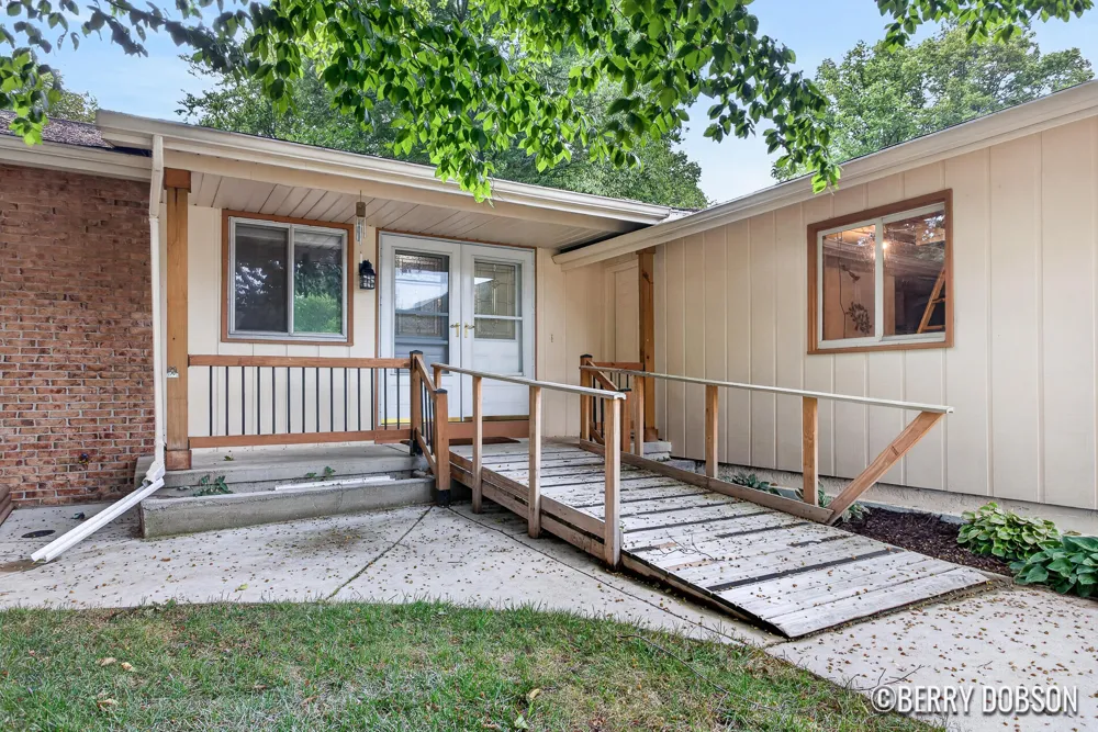 2217 Highlander Drive SE Kentwood, MI 49508
