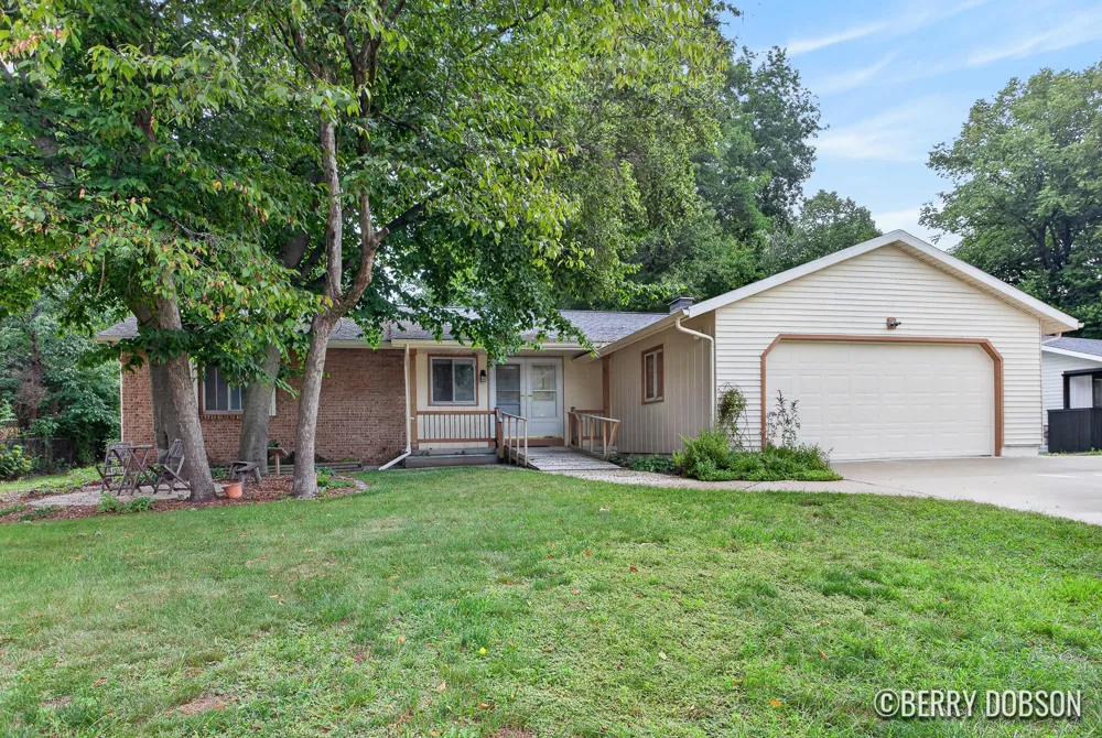 2217 Highlander Drive SE Kentwood, MI 49508