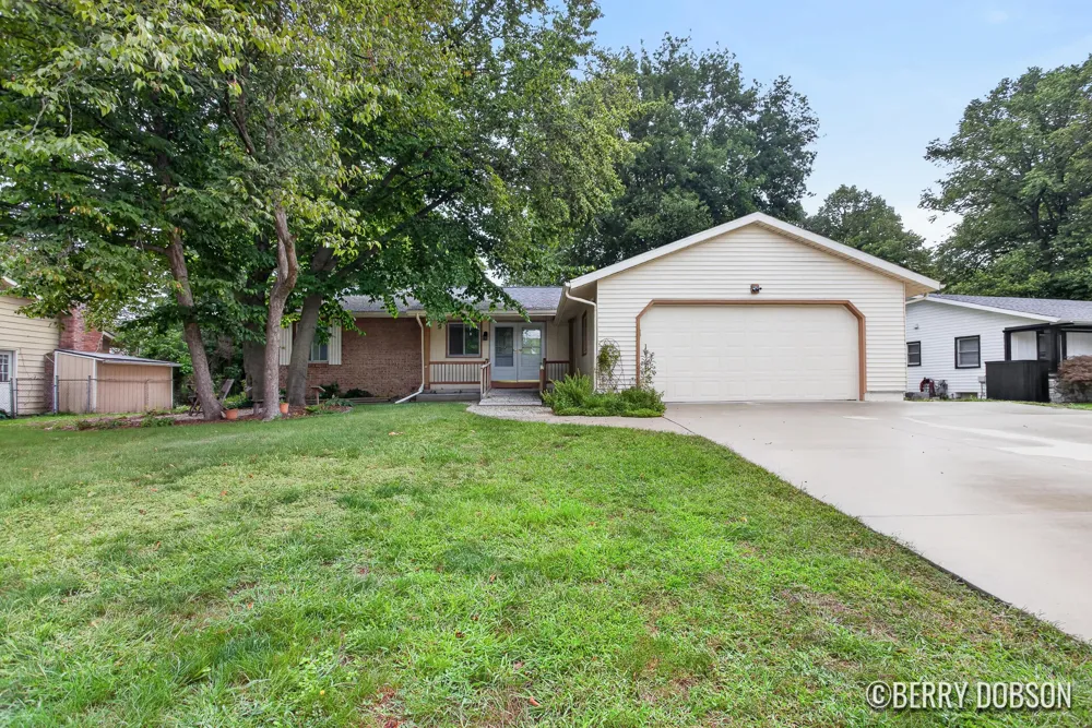 2217 Highlander Drive SE Kentwood, MI 49508