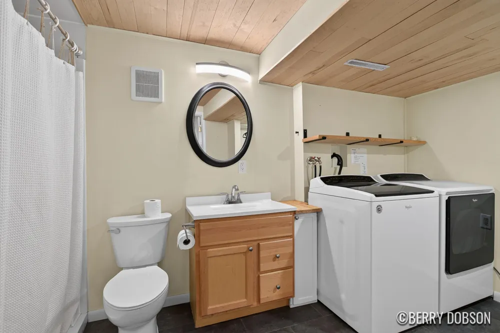 2217 Highlander Drive SE Kentwood, MI 49508