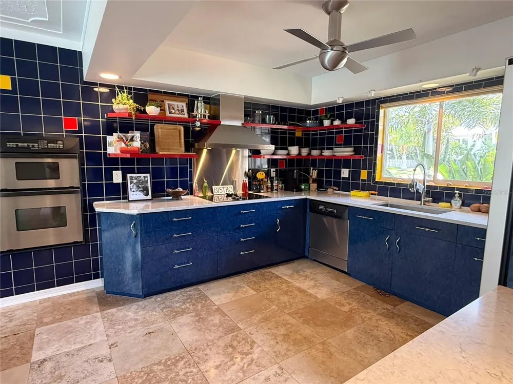 5541 CAPE AQUA DRIVE Sarasota, FL 34242