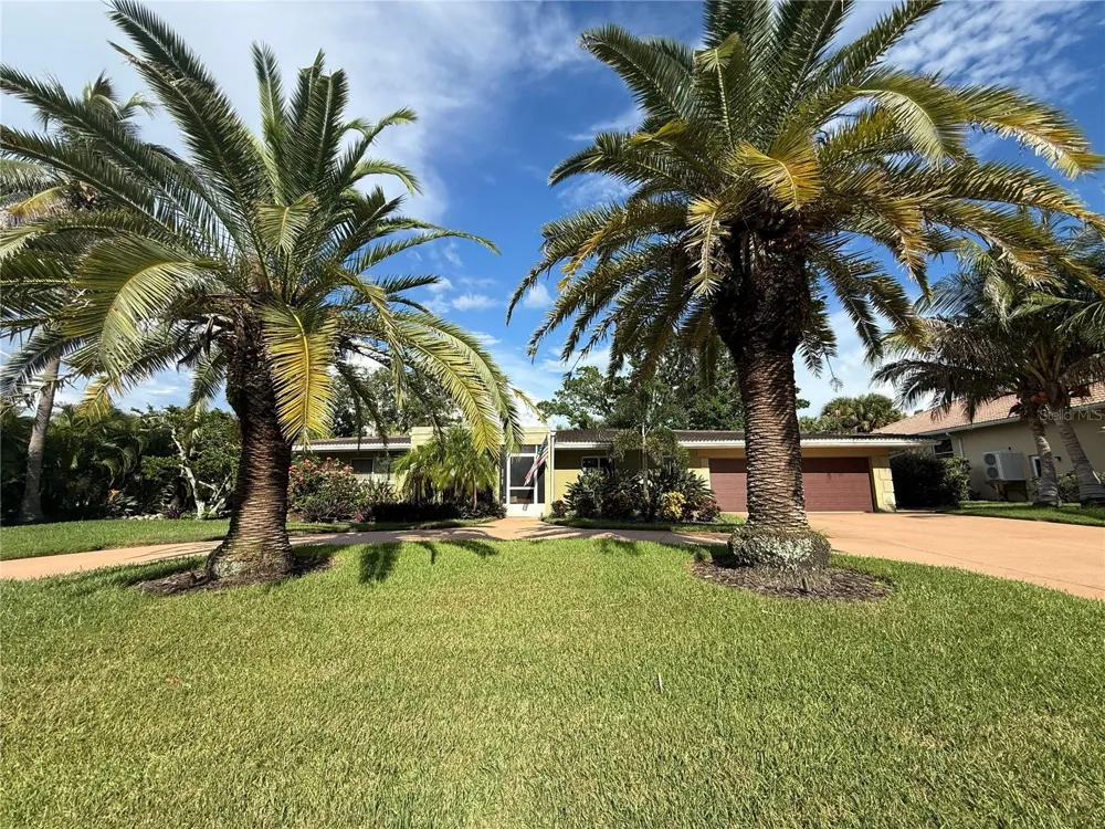5541 CAPE AQUA DRIVE Sarasota, FL 34242