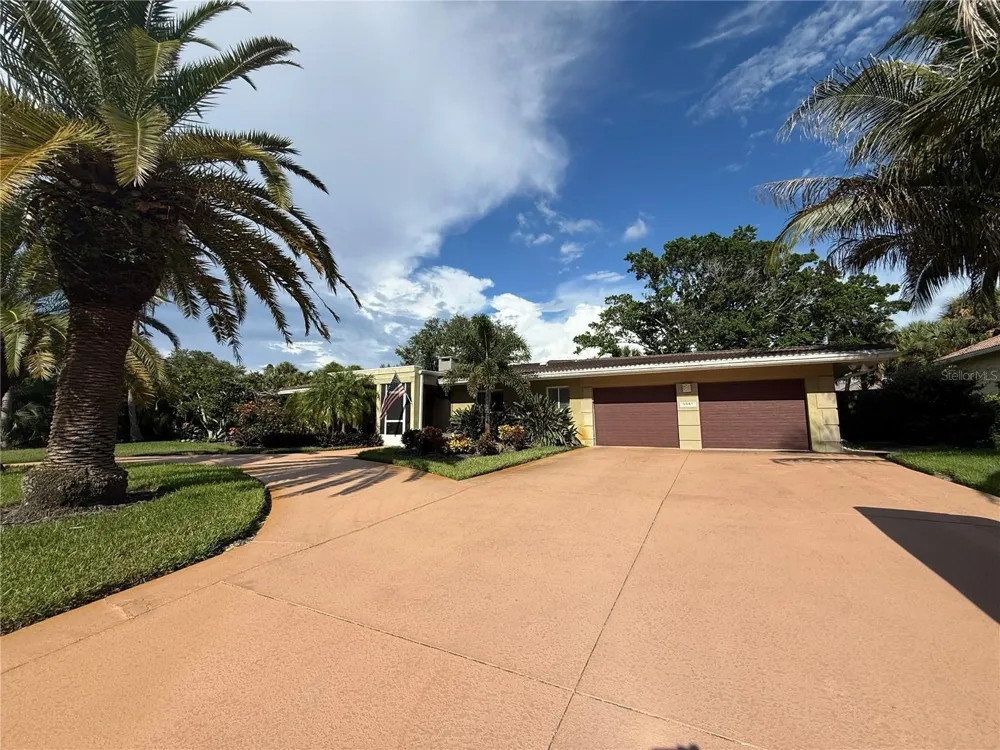 5541 CAPE AQUA DRIVE Sarasota, FL 34242