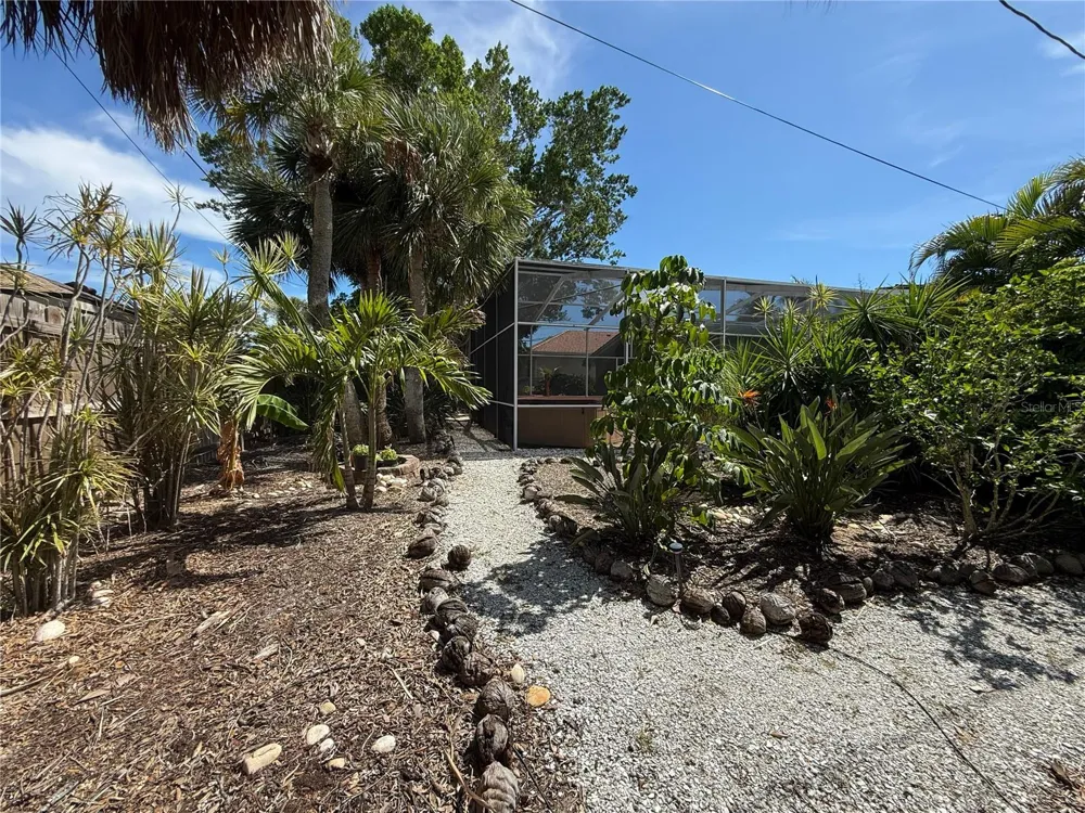 5541 CAPE AQUA DRIVE Sarasota, FL 34242