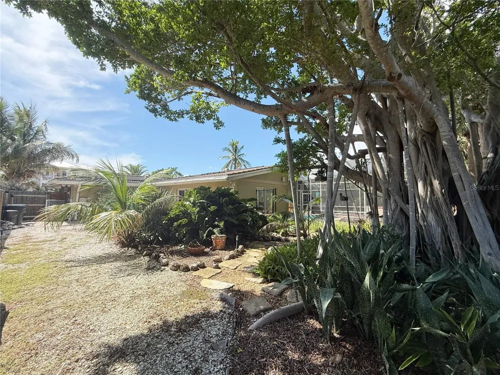 5541 CAPE AQUA DRIVE Sarasota, FL 34242