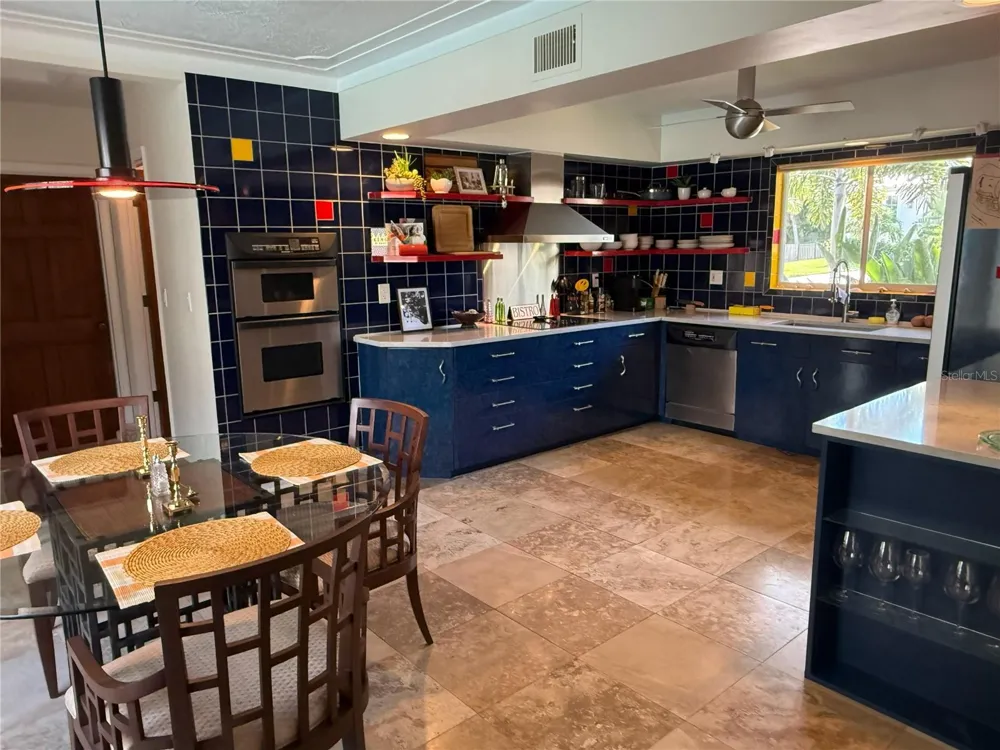 5541 CAPE AQUA DRIVE Sarasota, FL 34242