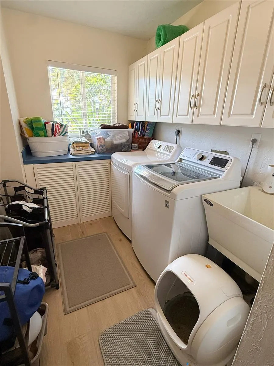 5541 CAPE AQUA DRIVE Sarasota, FL 34242