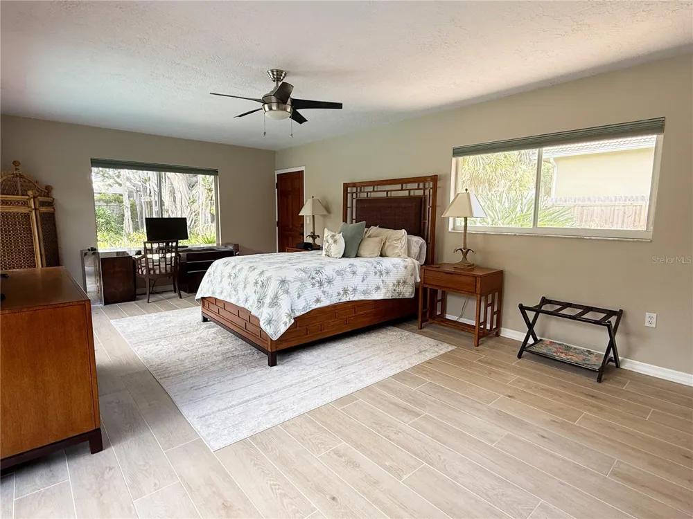 5541 CAPE AQUA DRIVE Sarasota, FL 34242