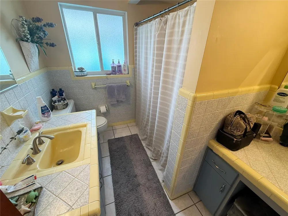 5541 CAPE AQUA DRIVE Sarasota, FL 34242