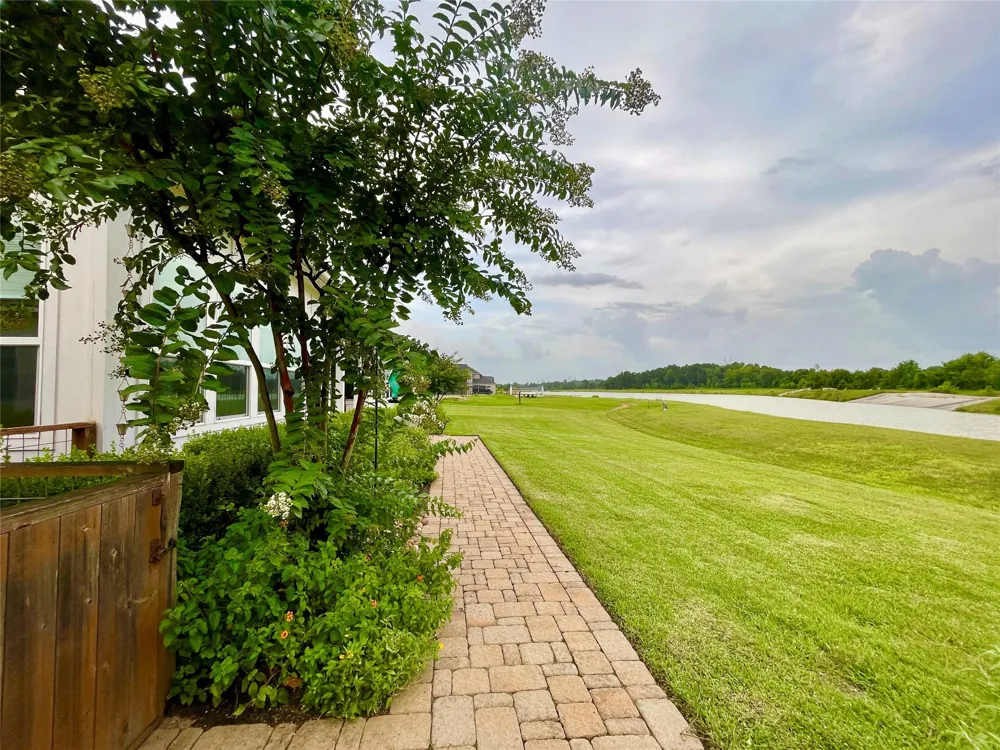 11718 W Border Oak Drive Magnolia, TX 77354
