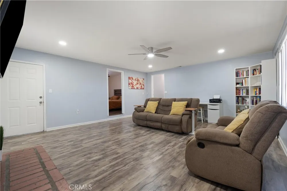 1513 W 138TH Compton, CA 90222