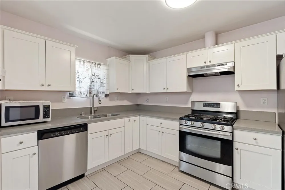1513 W 138TH Compton, CA 90222