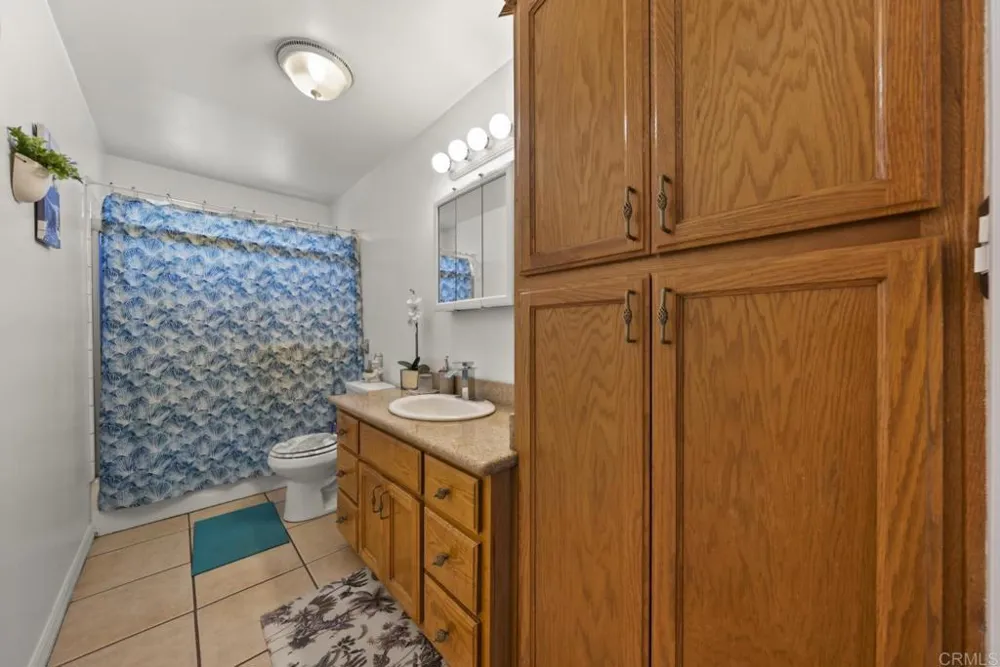 10520 California Avenue South Gate, CA 90280
