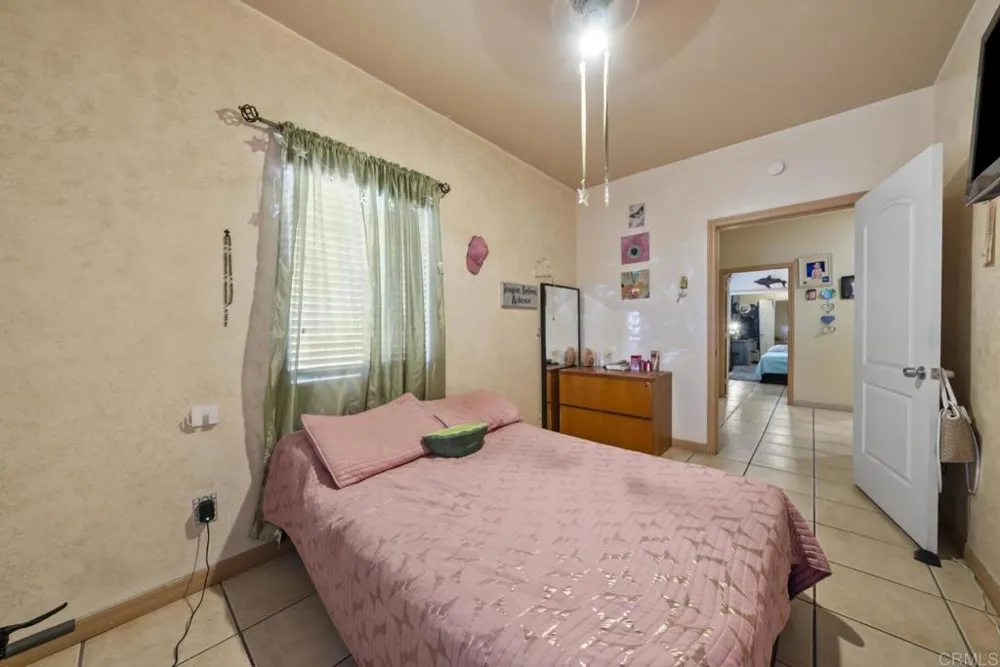 10520 California Avenue South Gate, CA 90280