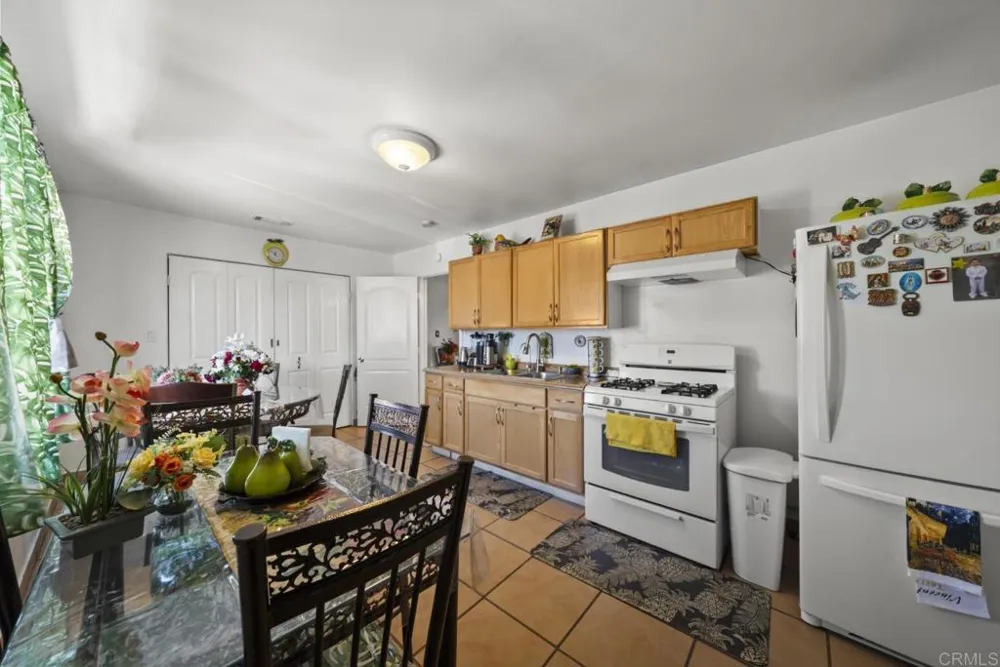 10520 California Avenue South Gate, CA 90280