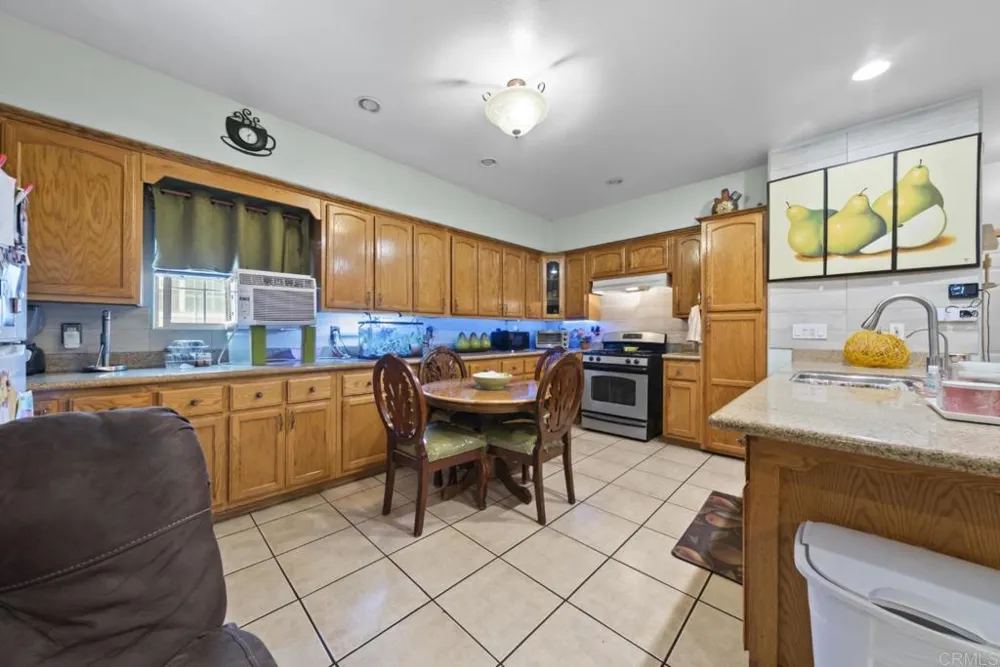 10520 California Avenue South Gate, CA 90280