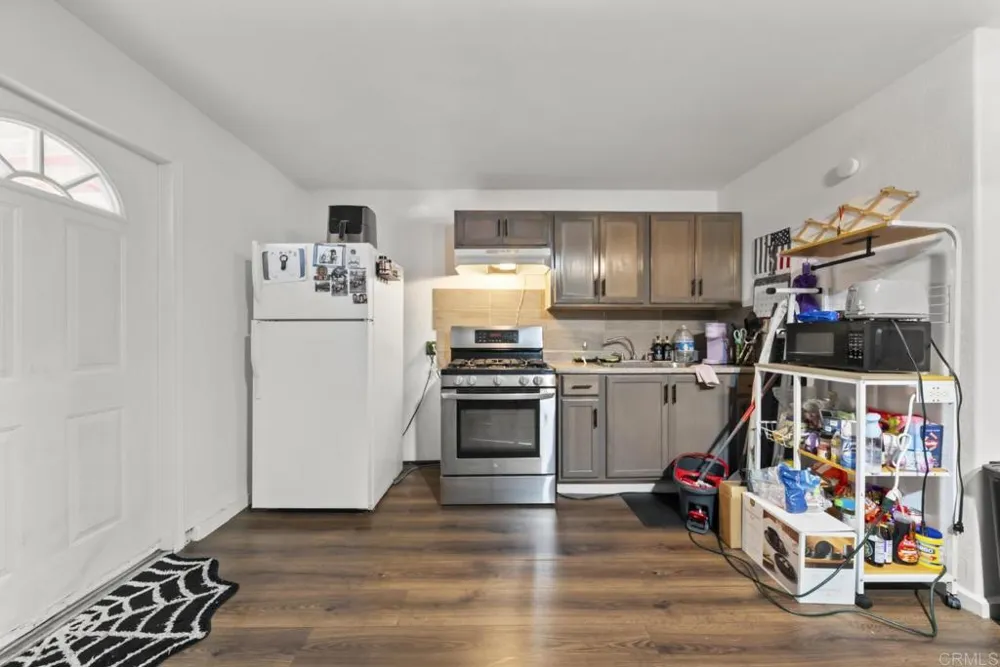 10520 California Avenue South Gate, CA 90280