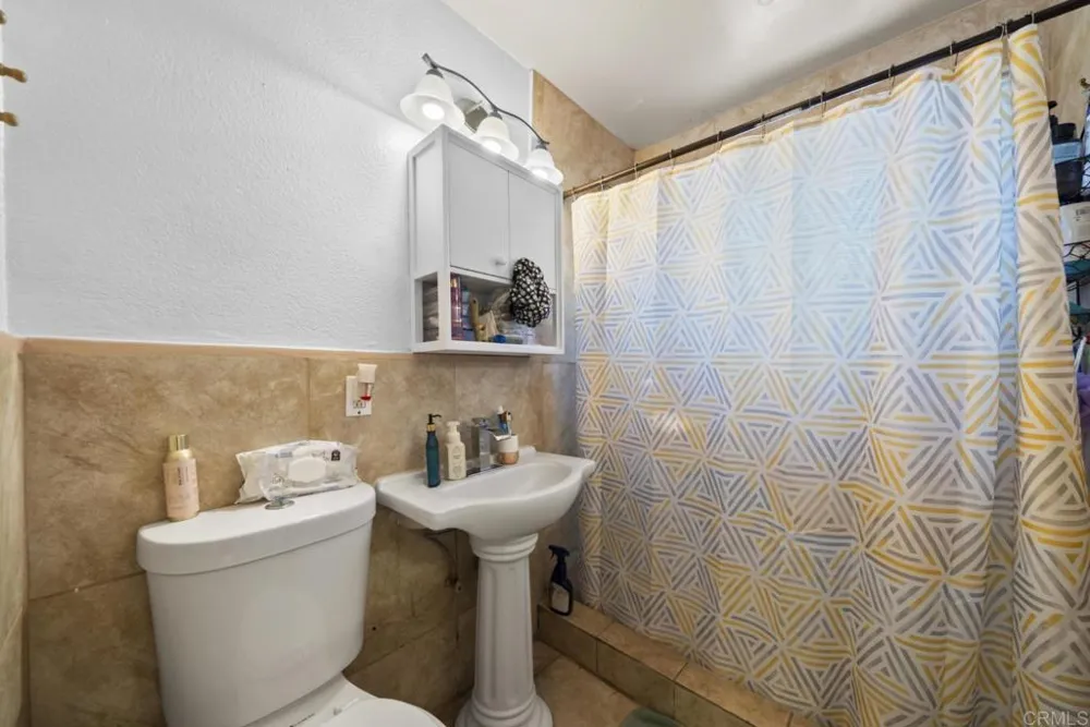 10520 California Avenue South Gate, CA 90280