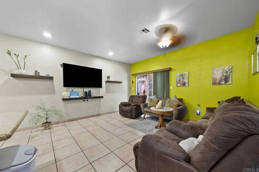 10520 California Avenue South Gate, CA 90280
