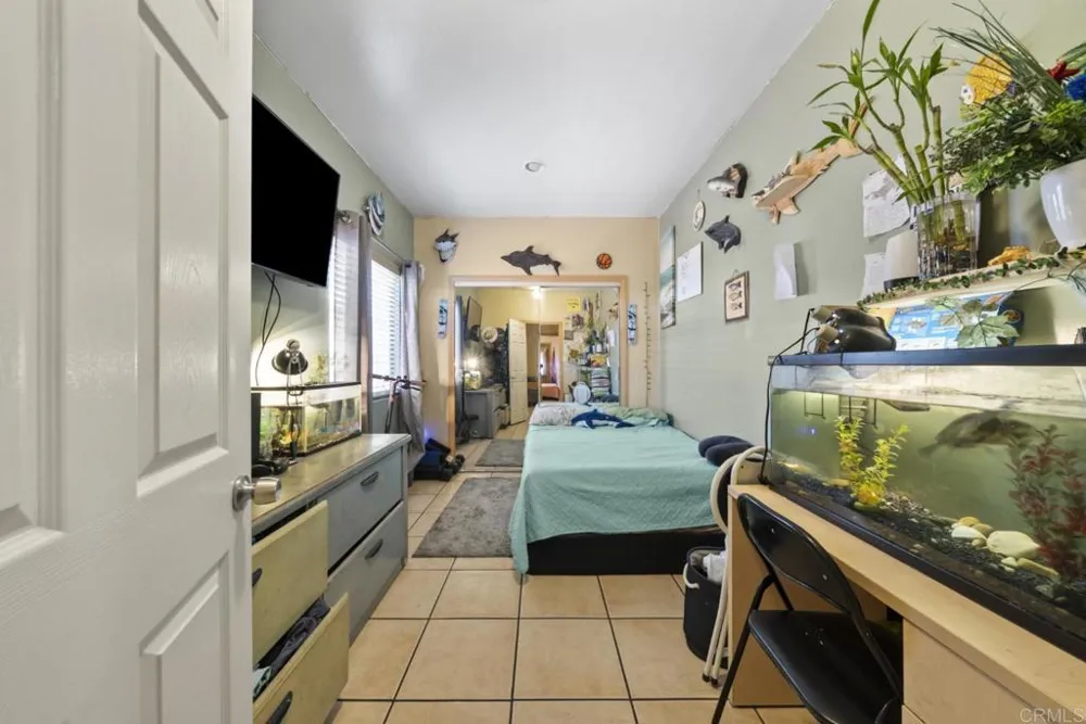 10520 California Avenue South Gate, CA 90280